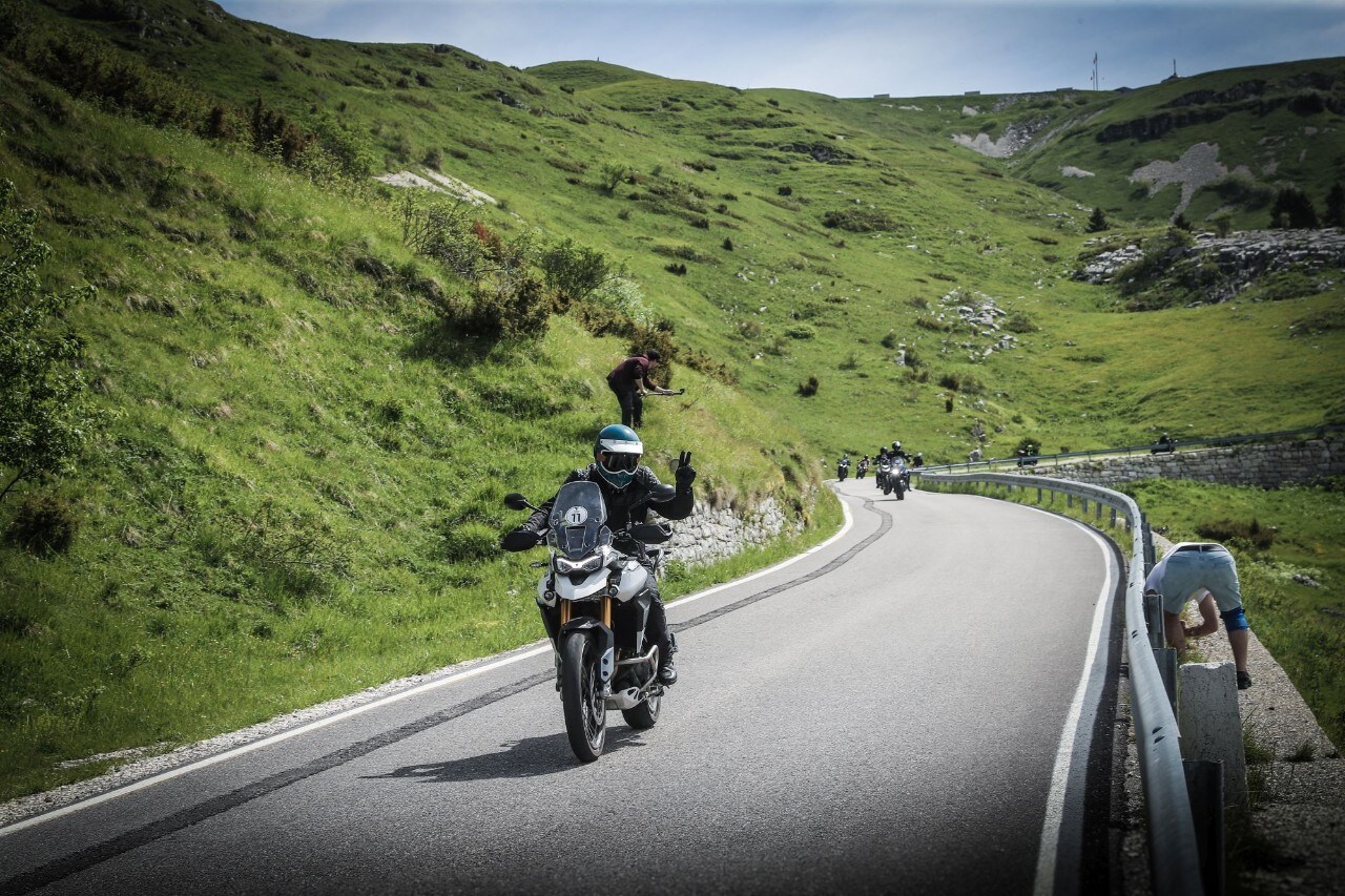 Triumph Adventure Experience: quando la moto va a braccetto con l'architettura